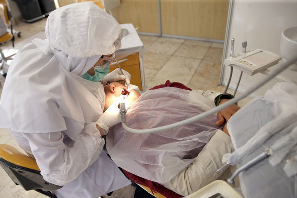 لیزر به تنهایی در دندانپزشکی کاربرد ندارد/تبلیغات غلط لیزر