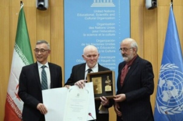 برنده جایزه ایرانی «ابن سینا برای اخلاق در علم» معرفی شد
