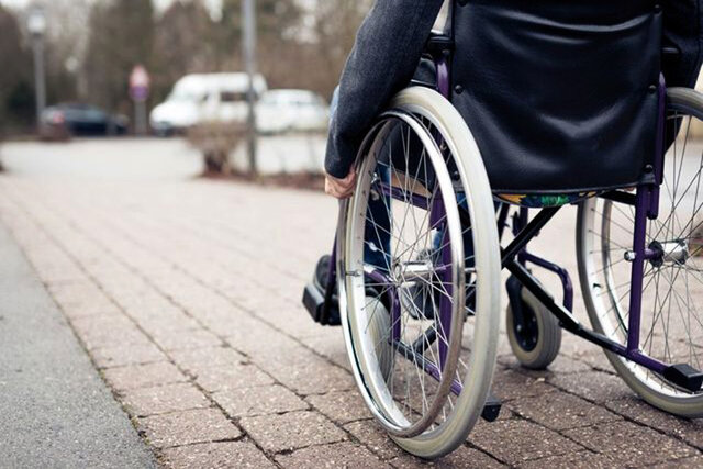 درخواست از مسئولان برای بازنشستگی پیش از موعد معلولان