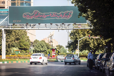 سایه روشن‌های ‌نوآوری شهرداری مشهد در تبلیغات محیطی محرم